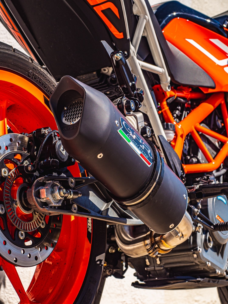 Exhaust compatible with Ktm 250 Duke 2017-2020, Furore Evo4 Nero, Slip-on exhaust including removable db killer and link pipe, not EPA-compliant 