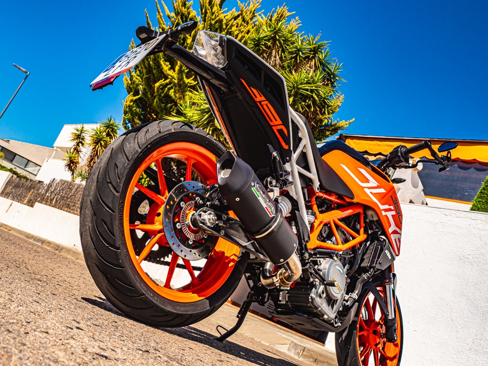 Exhaust compatible with Ktm 250 Duke 2017-2020, Furore Evo4 Nero, Slip-on exhaust including removable db killer and link pipe, not EPA-compliant 