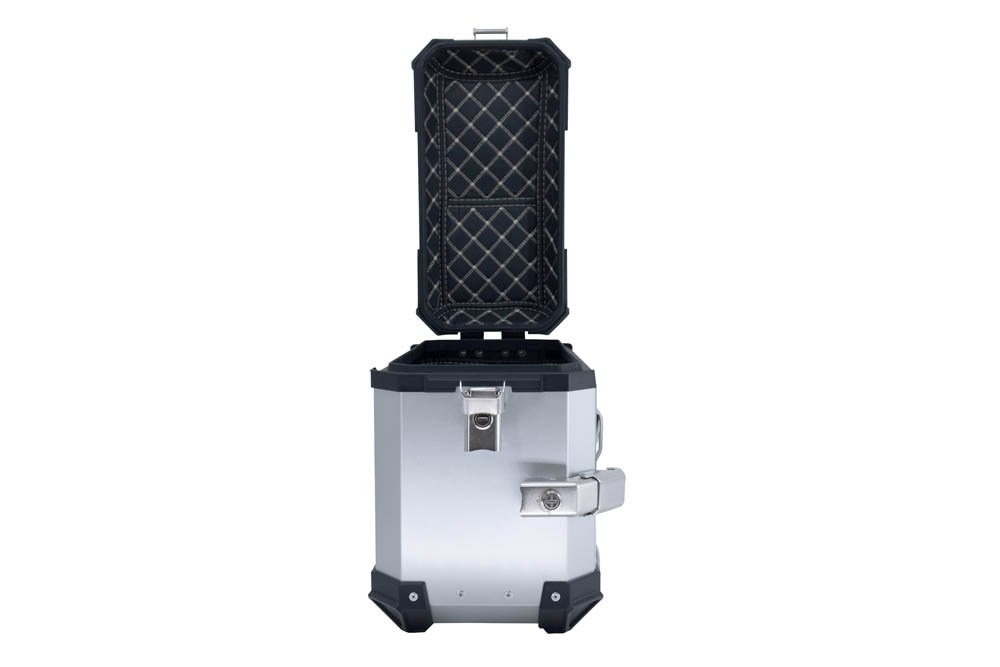 GPR TECH compatible with  Kawasaki Versys 650 2015/2016 e3 GPR TECH Pair of side cases aluminum made, silver color with specific pannier holder Capacity 38 LT. + 38 LT.