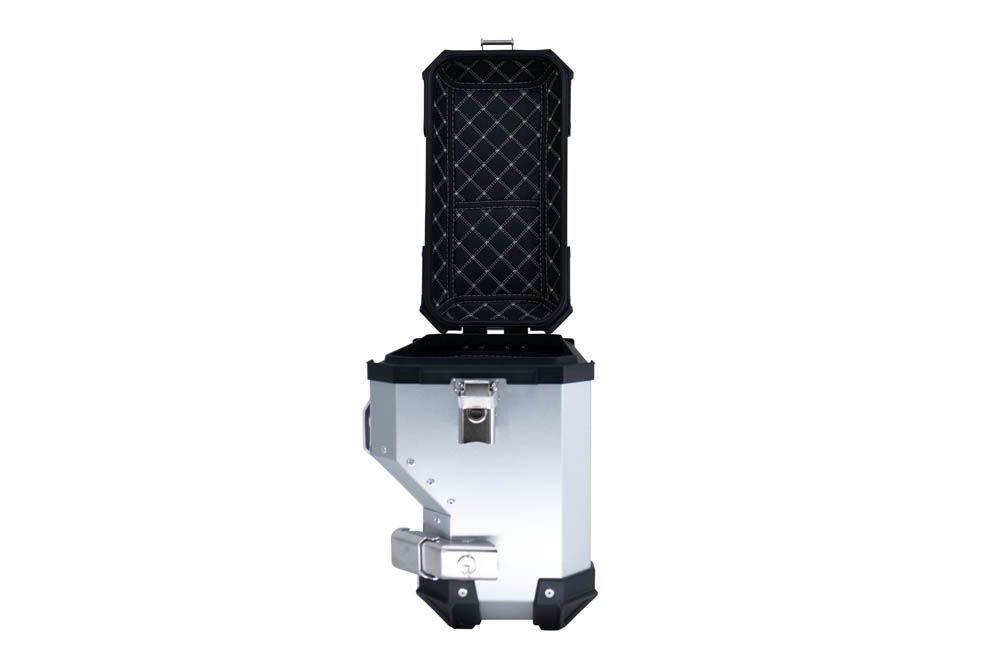 GPR TECH compatible with  Voge 900DSX 2026/2027 e5 plus GPR TECH Pair of side cases aluminum made with contoured right side, silver color with specific pannier black holder Capacity 38 LT. + 32 LT.