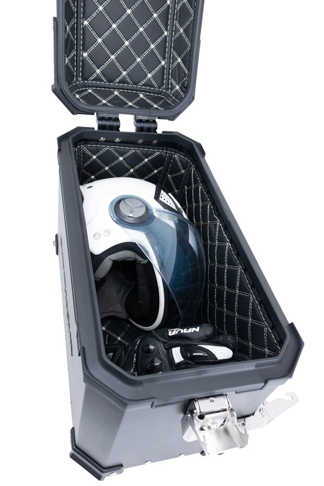 GPR TECH compatible with  Kawasaki Versys 650 2015/2016 e3 GPR TECH Pair of side cases aluminum made, silver color with specific pannier holder Capacity 38 LT. + 38 LT.