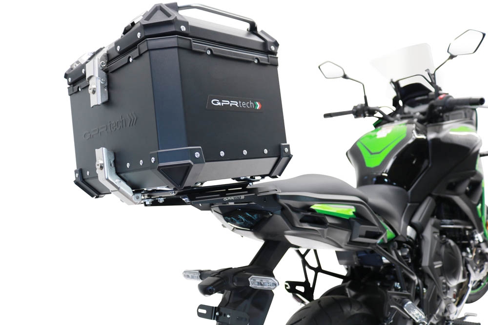 GPR TECH compatible with  Kawasaki Versys 650 2017/2020 e4 GPR TECH Top case in aluminum, black color with specific plate included Capacity 35 LT.